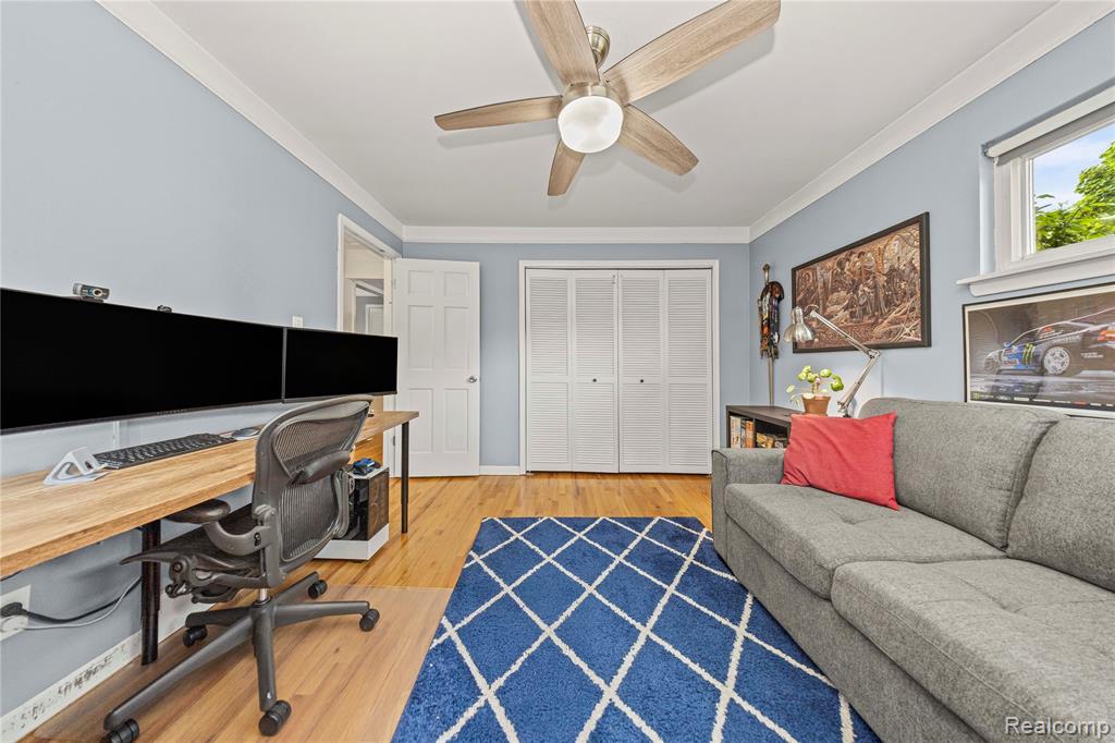 9939 Deering Street, Livonia, MI 48150 — Photo 12