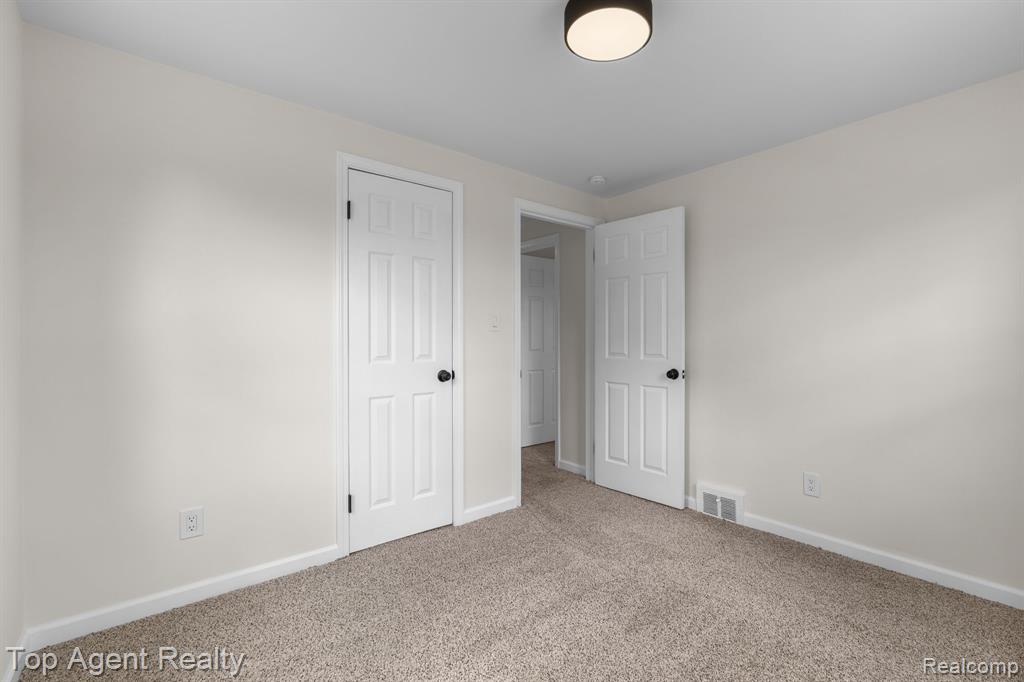 17585 Faust Avenue, Detroit, MI 48219 — Photo 25