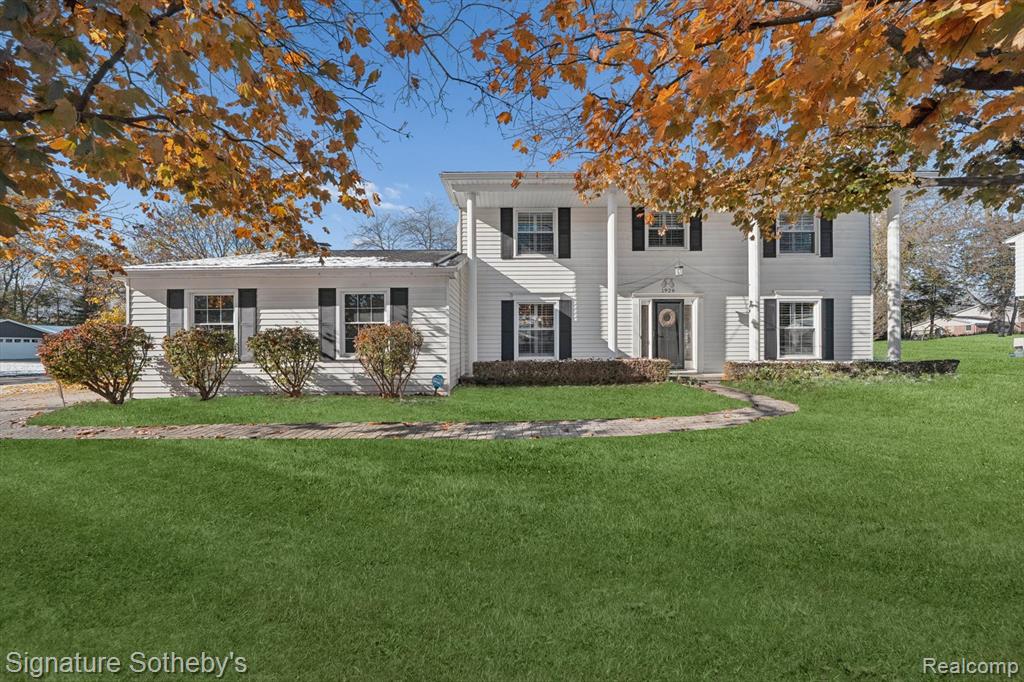 1926 Hickory Bark Lane, Bloomfield, MI 48304 — Photo 2