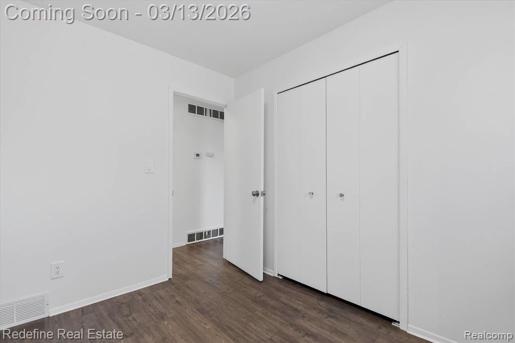 2236 Mentone Street, Wolverine Lake, MI 48390 — Photo 18