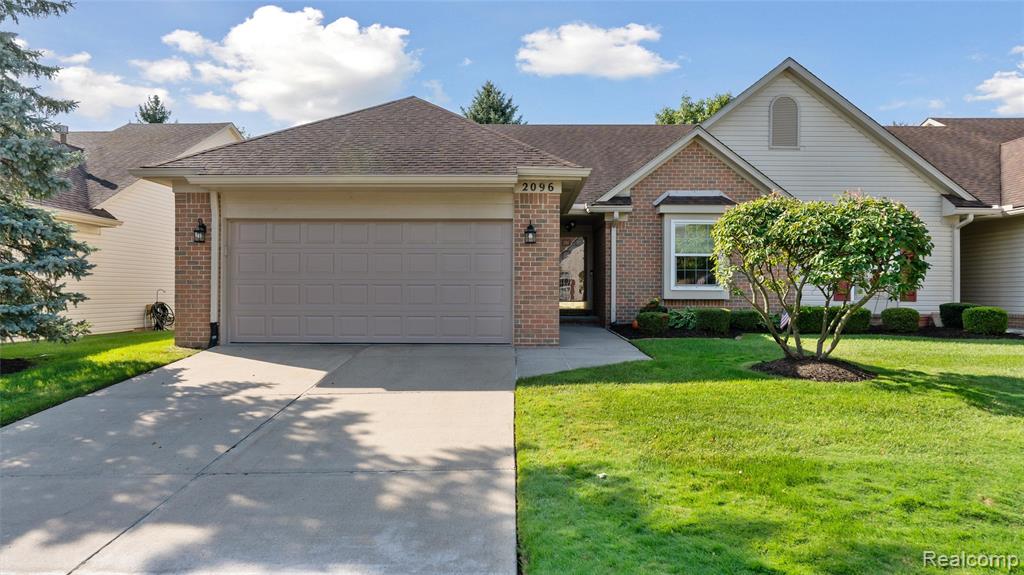 2096 Maplehurst Drive, Commerce Twp, MI 48390 — front exterior