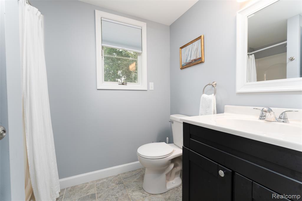 13414 N Lake Road, Gregory, MI 48137 — Photo 14