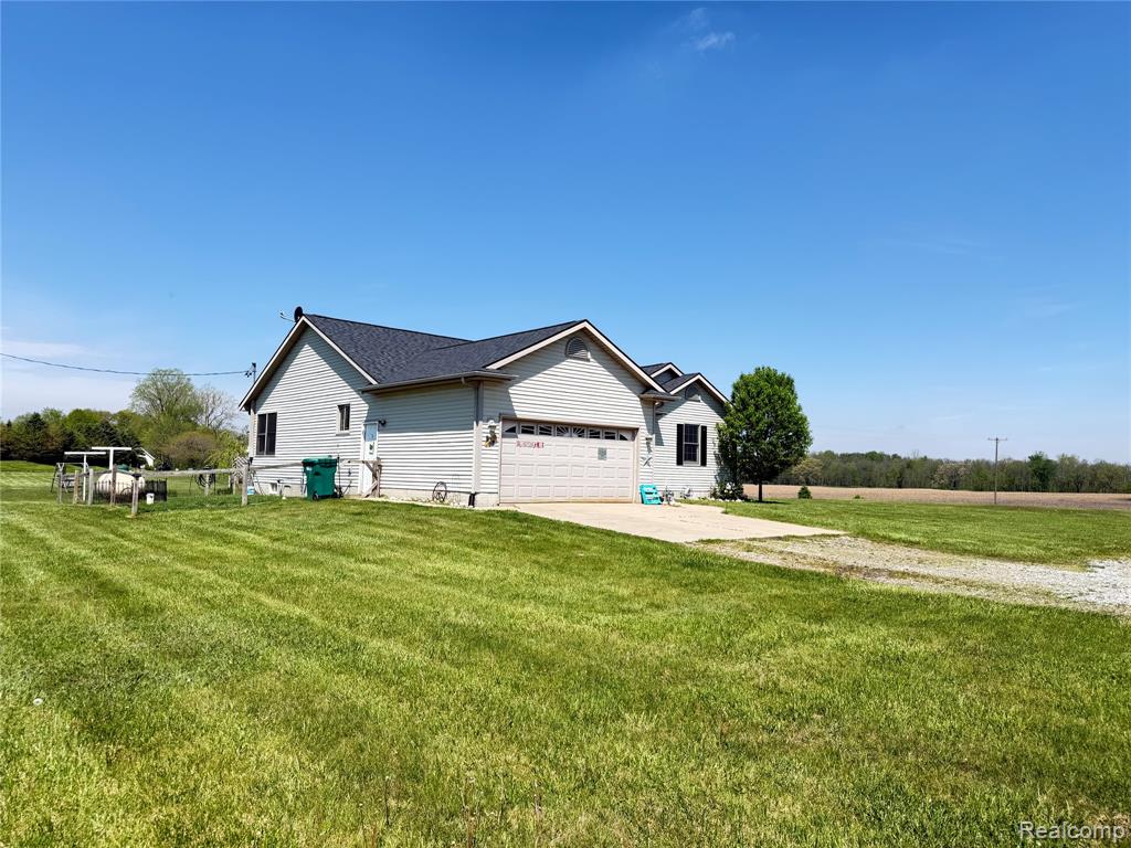 6860 Grand River Road, Bancroft, MI 48414 — Photo 3