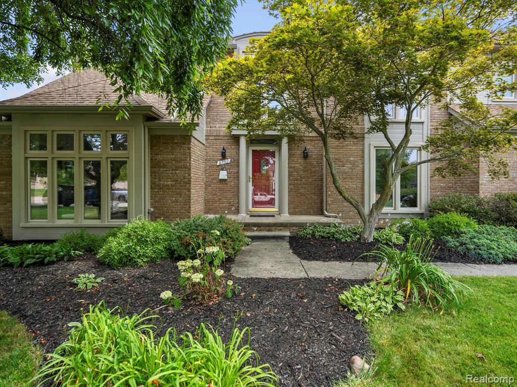 6792 PINE WAY Drive, Troy, MI 48098 — Photo 4