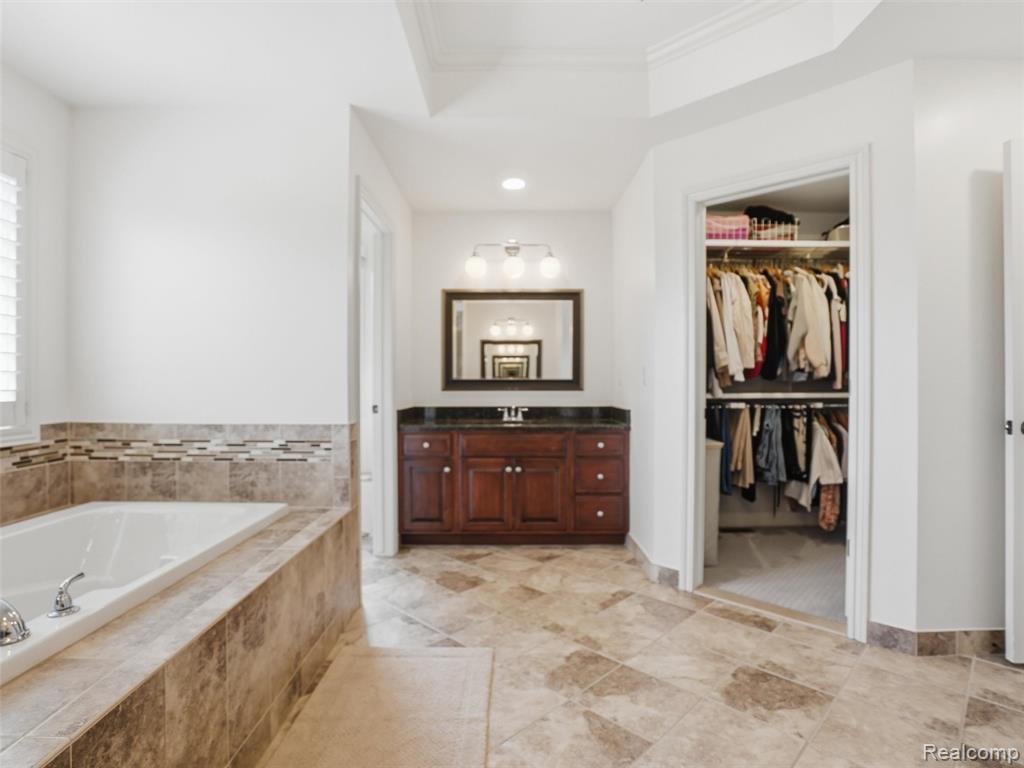 3085 Royal Berkshire Lane, Oakland, MI — Photo 44