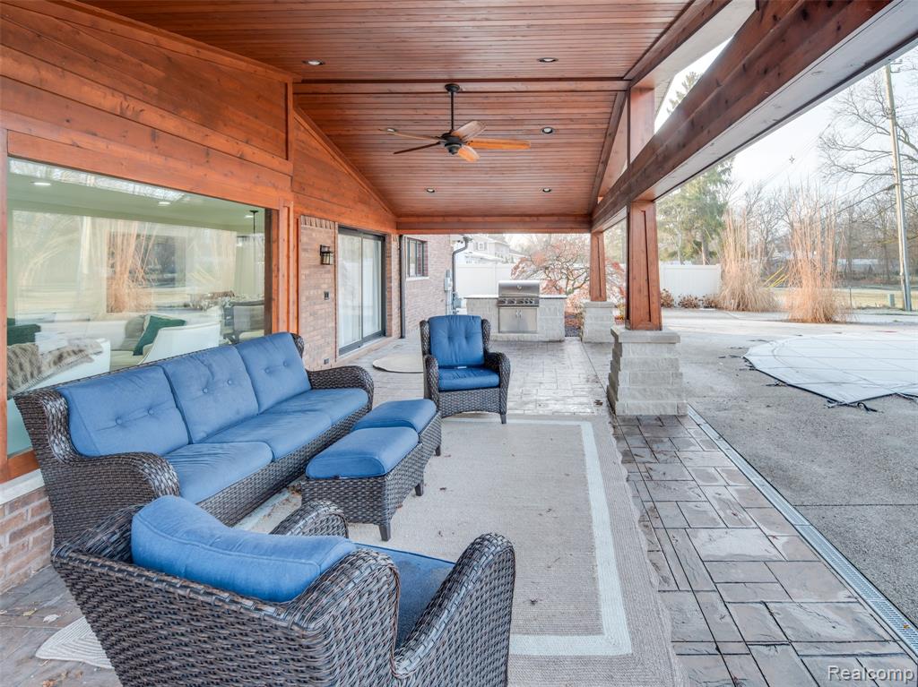 23750 E River Road, Grosse Ile, MI, 48138