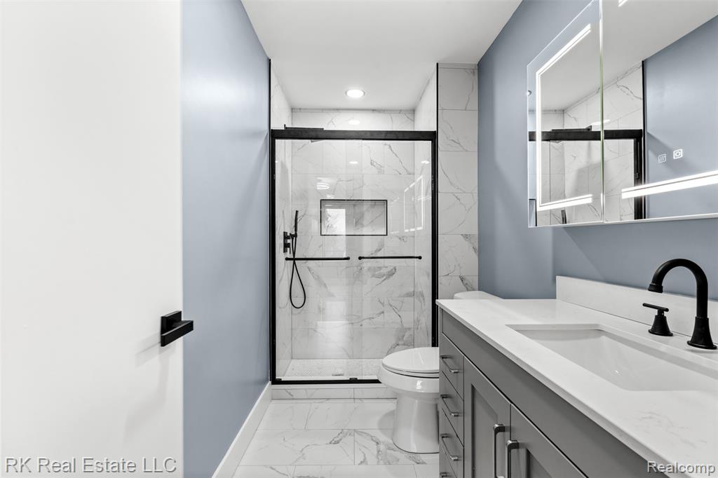 44900 Bayview Drive Unit #20, Novi, MI 48377 — Photo 23
