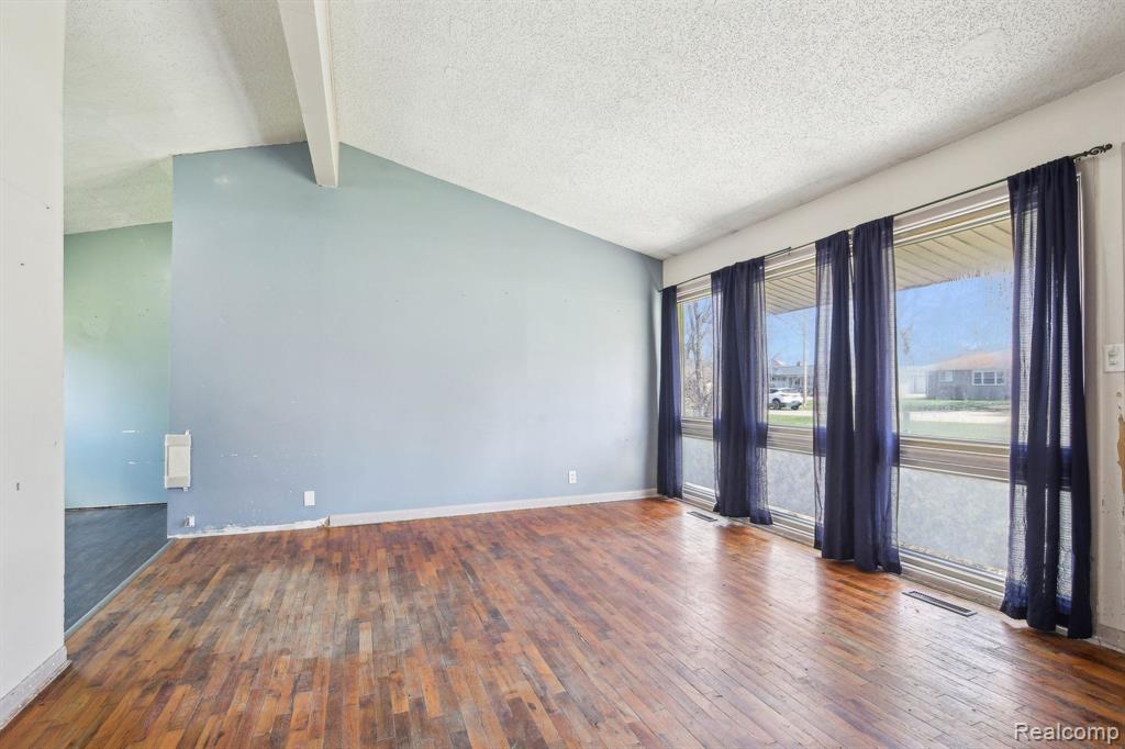 9091 MAPLEWOOD Drive, Clio, MI 48420 — Photo 5