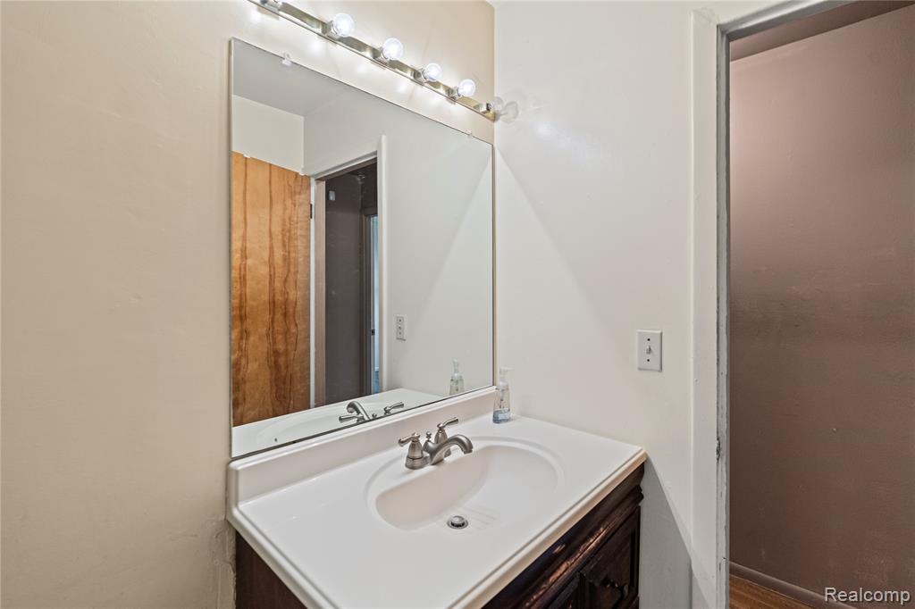 5428 Farmhill Road, Flint, MI 48505 — Photo 20