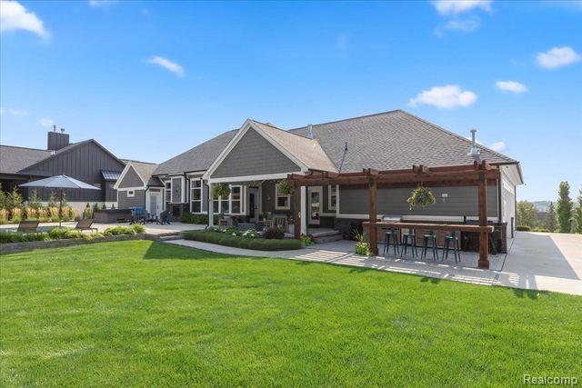 8431 STONEY CREEK Dr., South Lyon, MI 48178 — Photo 32