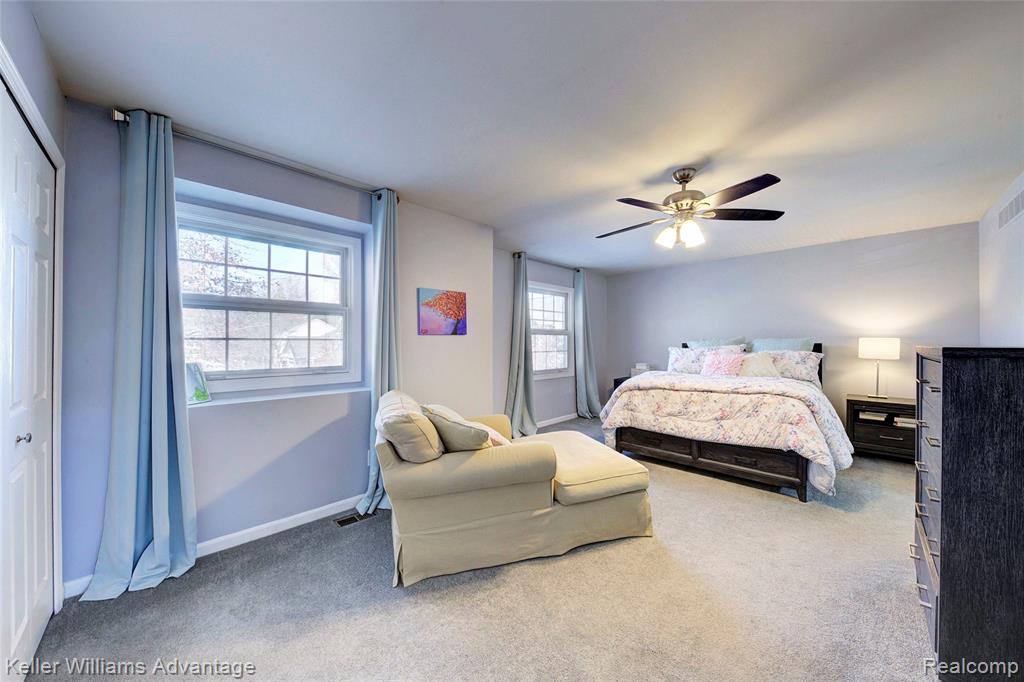 446 Oakgrove Court, Clawson, MI — Photo 25