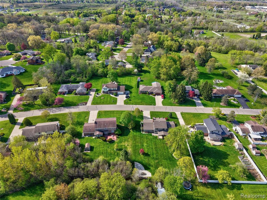 6338 Covered Wagons Trail, Flint, MI 48532 — Photo 22