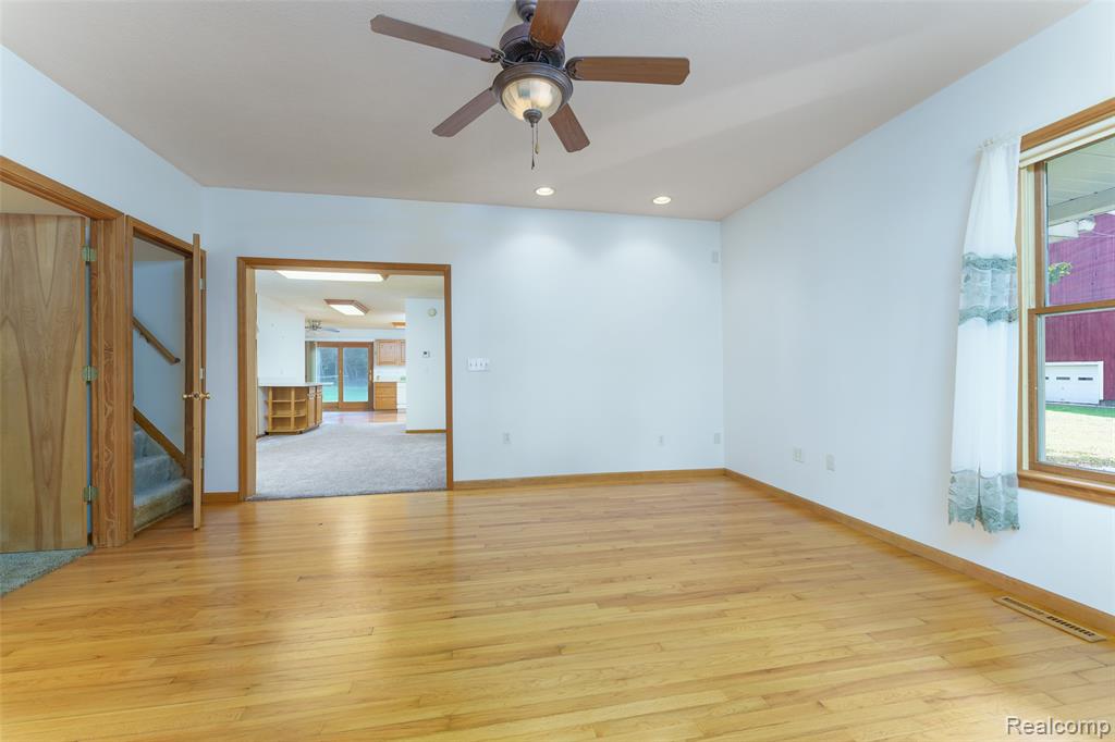 5430 E Columbia Road, Webberville, MI 48892 — Photo 4