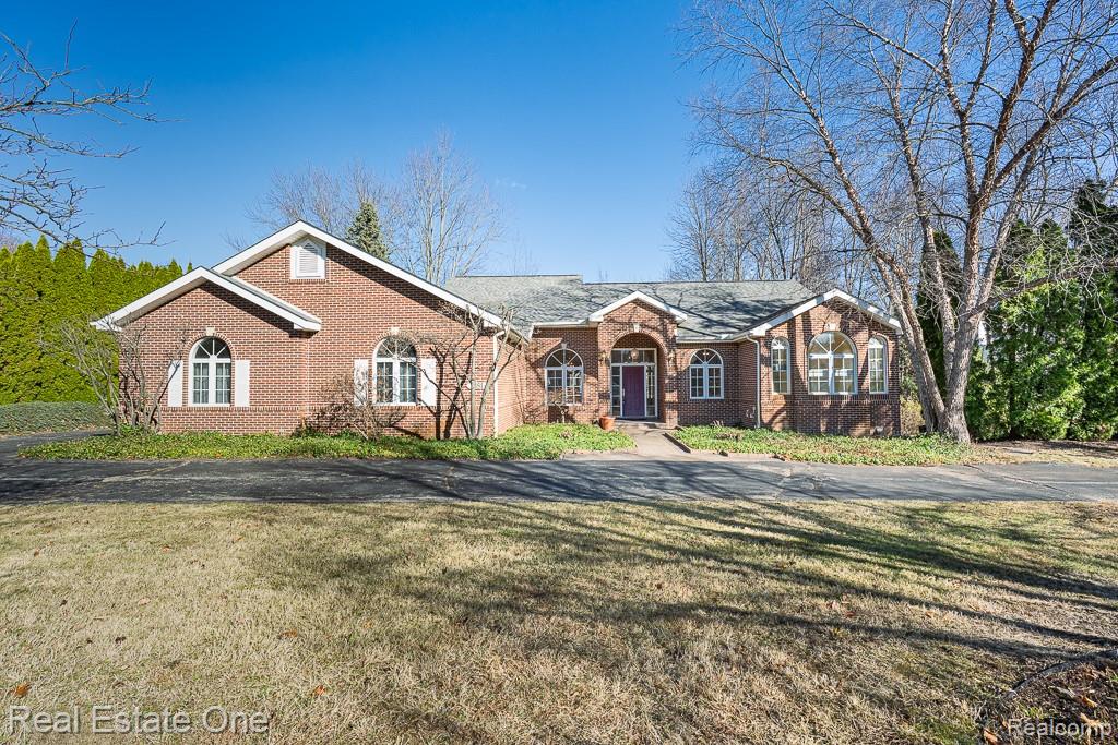 5181 Stonehenge Drive, Rochester, MI 48306 — Photo 2