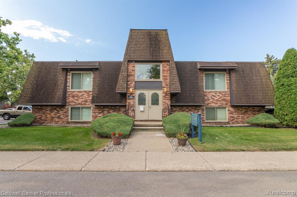 425 Riviera Drive, Saint Clair Shores, MI 48080 — Photo 8