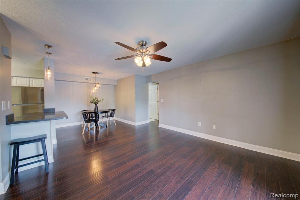 252 PINEWOOD Drive, Plymouth, MI 48170 — Photo 3