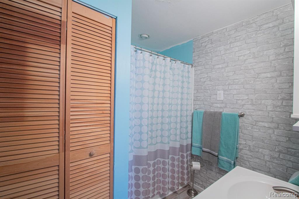 39964 SHORELINE Drive, Harrison Township, MI — Photo 15