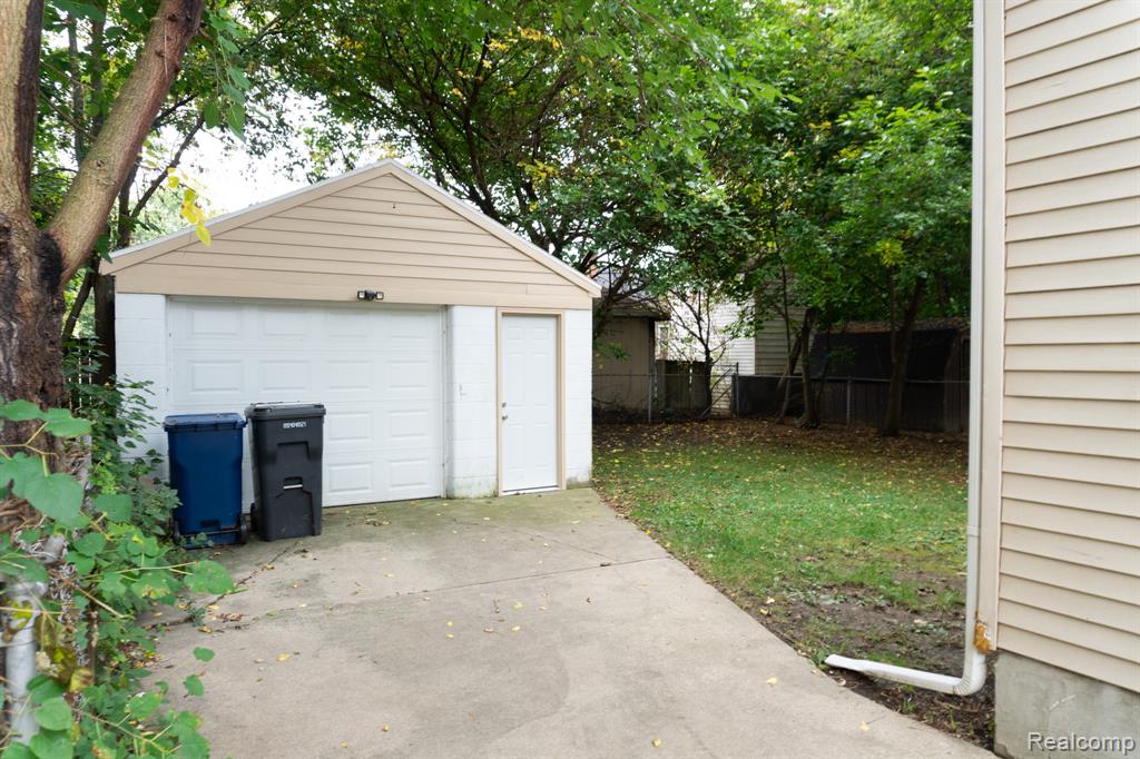 727 Waldman Avenue, Flint, MI 48507 — Photo 8