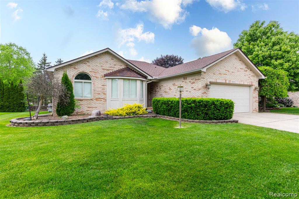 53395 Andrew Circle, New Baltimore, MI 48047 — Photo 2