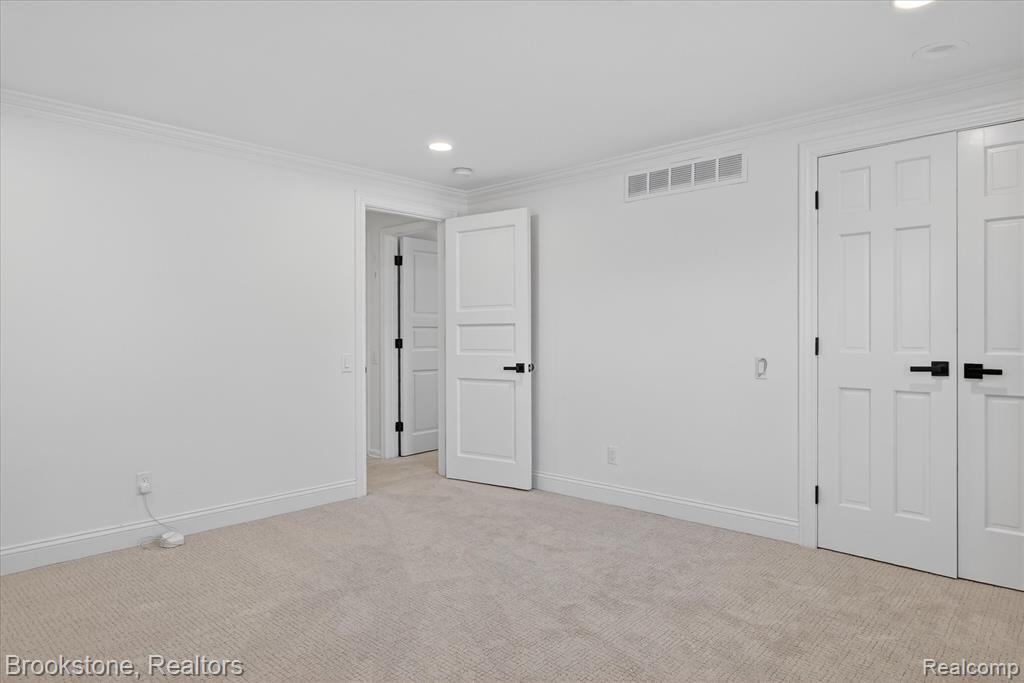 754 N Valley Chase Road, Bloomfield Hills, MI 48304 — Photo 27