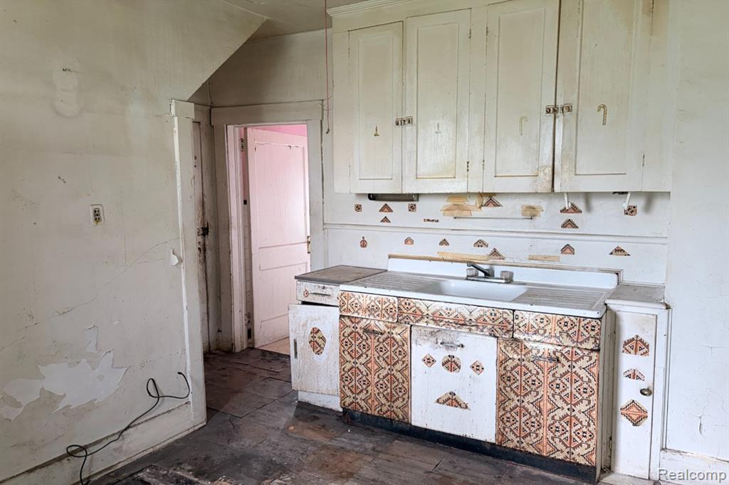 10132 Traverse Street, Detroit, MI 48213 — Photo 7