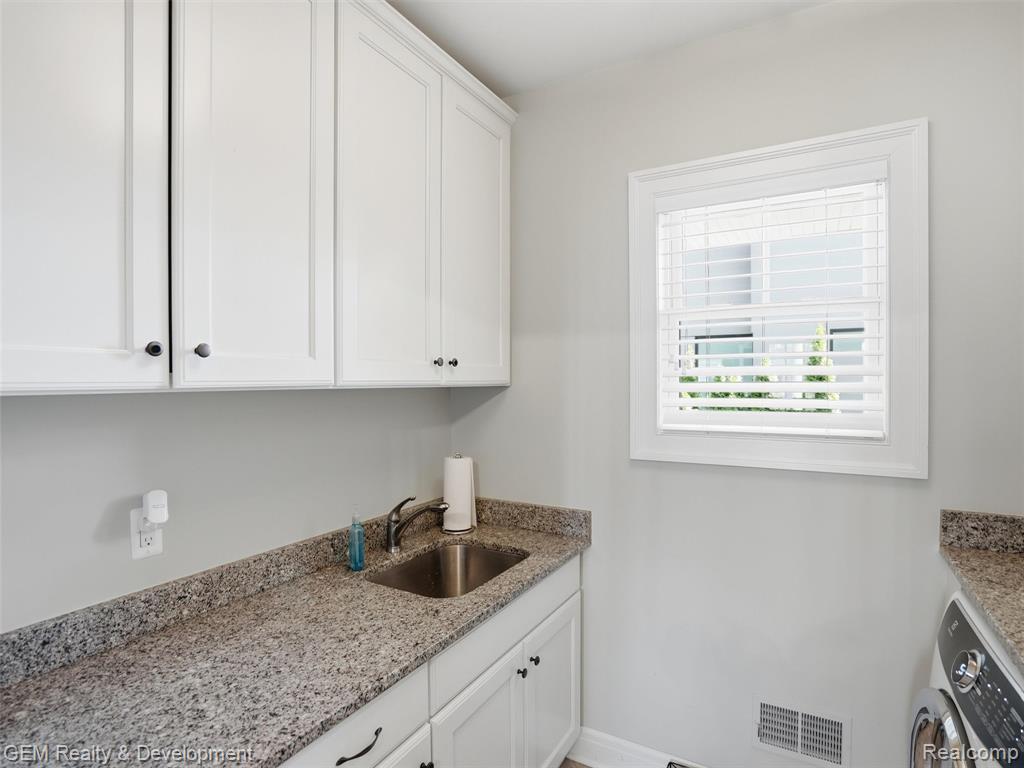 409 Hill Street, Northville, MI 48167 — Photo 75