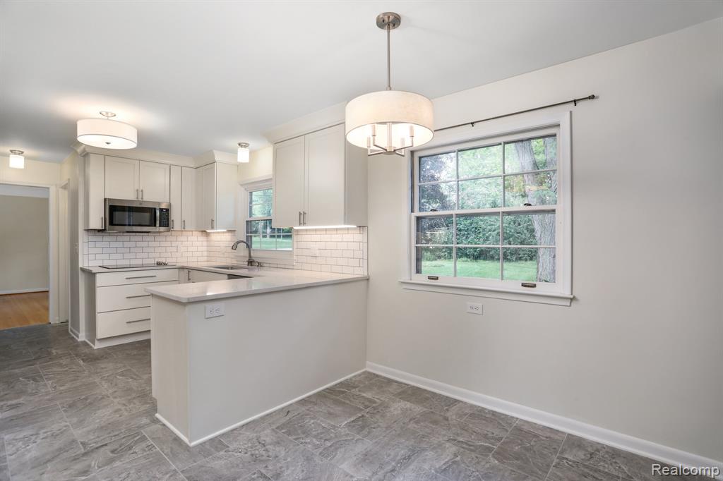 4259 WENDELL Road, West Bloomfield, MI 48323 — Photo 12