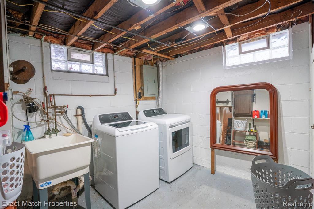102 E Cornell Avenue, Pontiac, MI 48340 — Photo 16