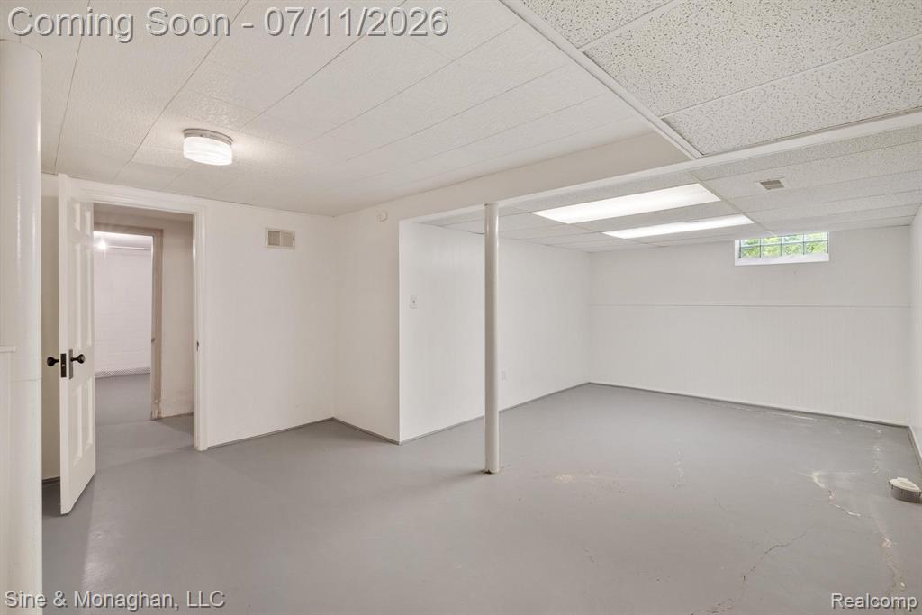 679 NEFF Road, Grosse Pointe, MI 48230 — Photo 35