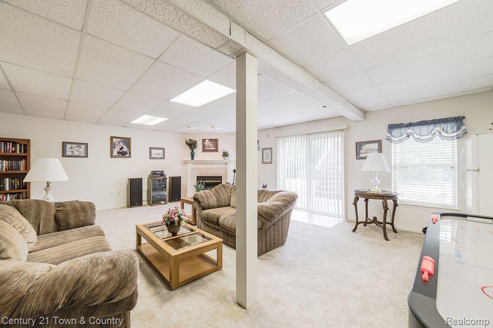 2647 KERRIA Drive, Howell, MI 48855 — Photo 33