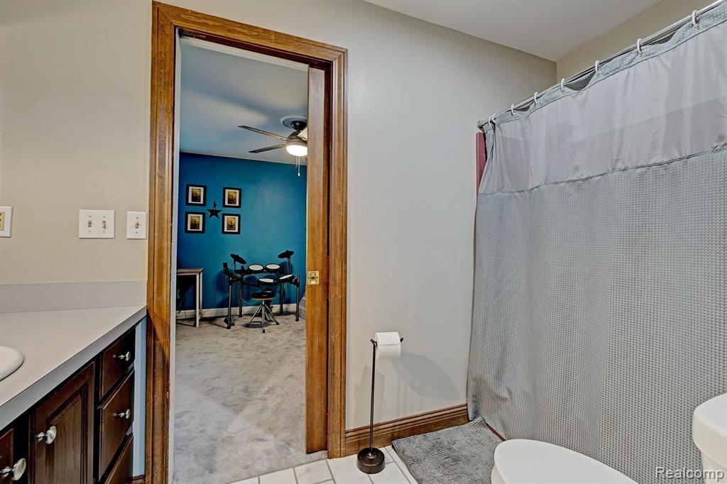 900 ROLLING PINES Drive, Ortonville, MI 48462 — Photo 46