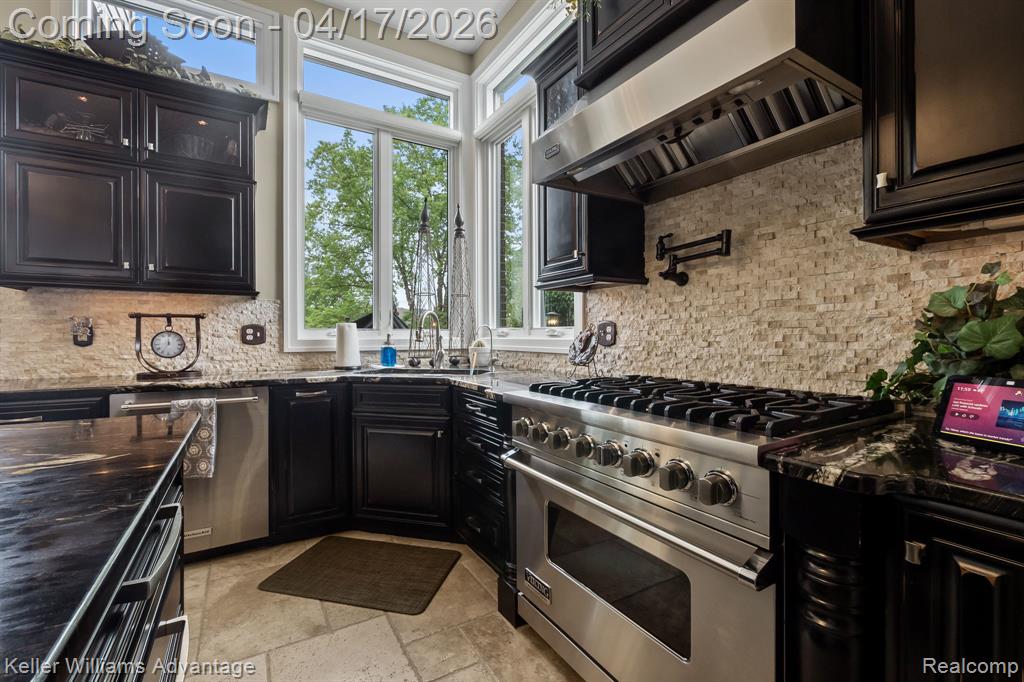 10993 Stoney Point Drive, South Lyon, MI, 48178