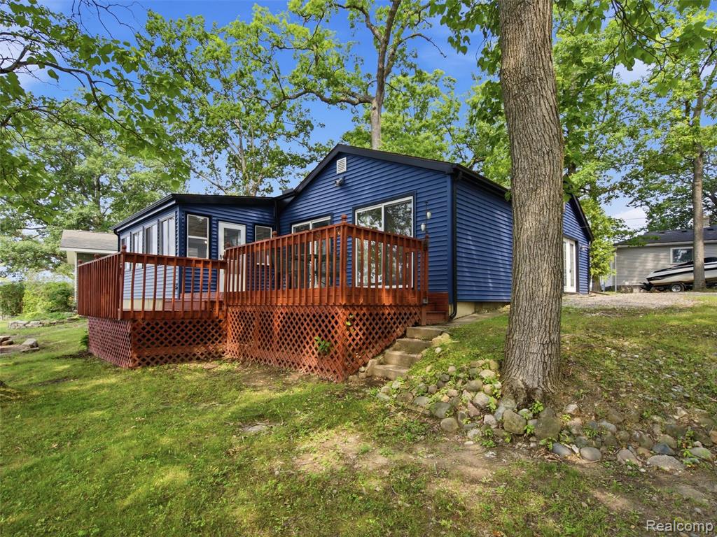 7389 Selma Drive, Fenton, MI 48430