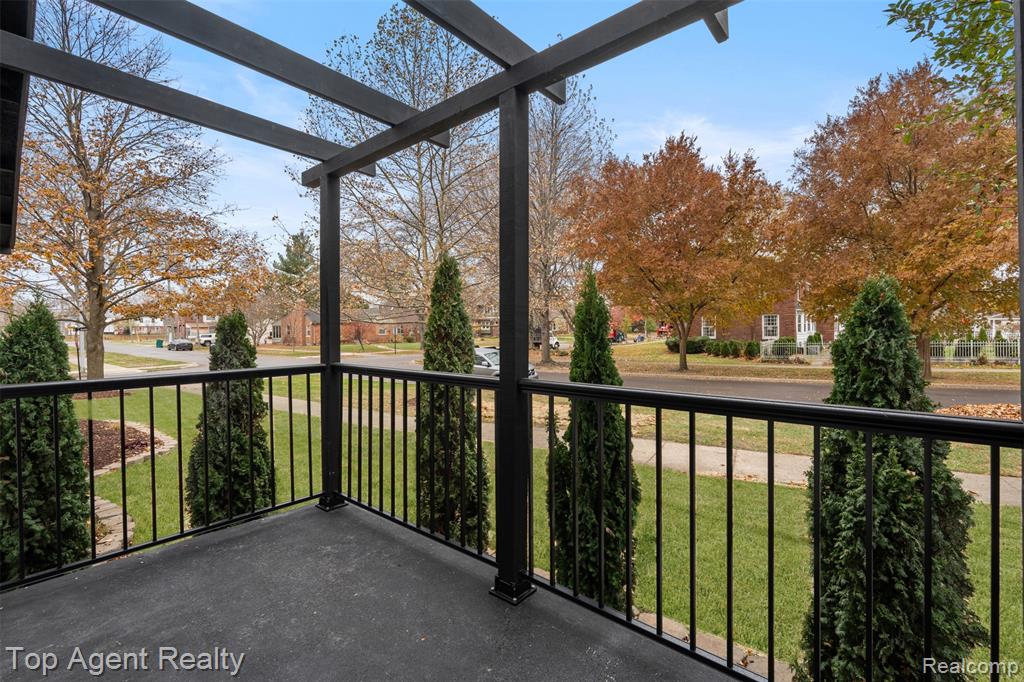 784 Barrington Road, Grosse Pointe Park, MI 48230 — Photo 39