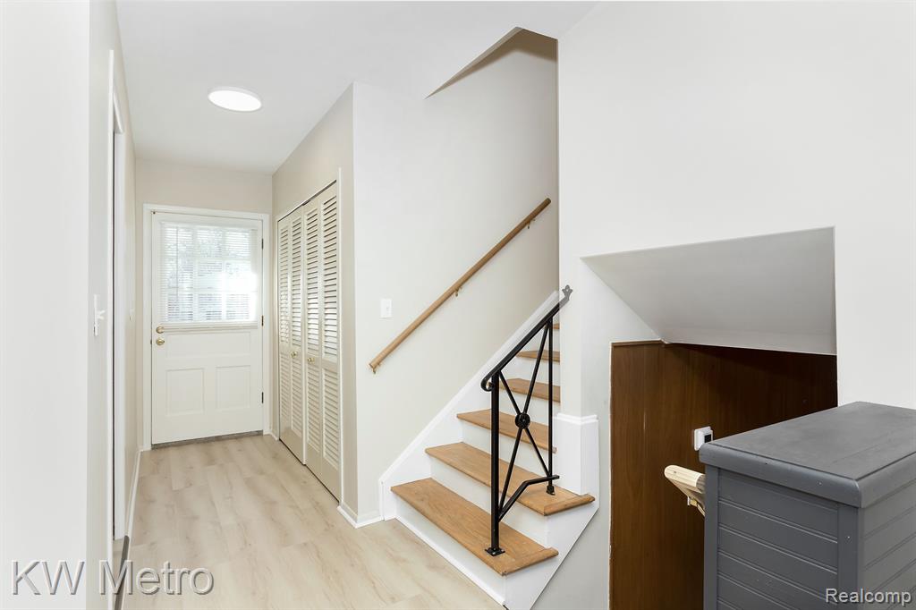 6603 TIMBER RIDGE Drive, Bloomfield Hills, MI 48301 — Photo 3