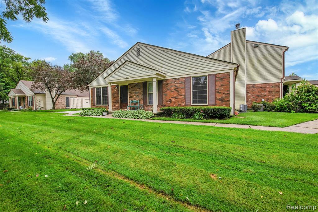 1529 DOVER Hill N, Walled Lake, MI 48390 — Photo 19
