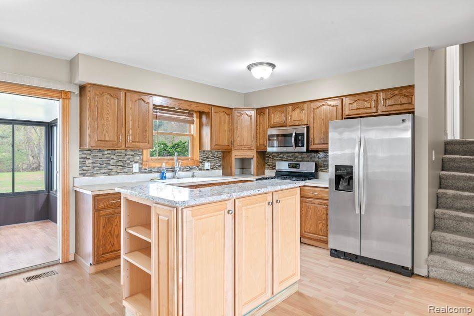14542 N MCKINLEY Road, Montrose, MI 48457 — Photo 10