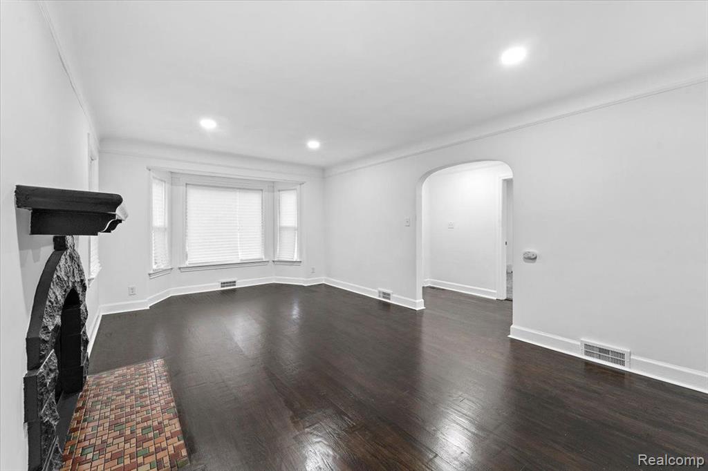 11943 E OUTER Drive, Detroit, MI 48224 — Photo 21