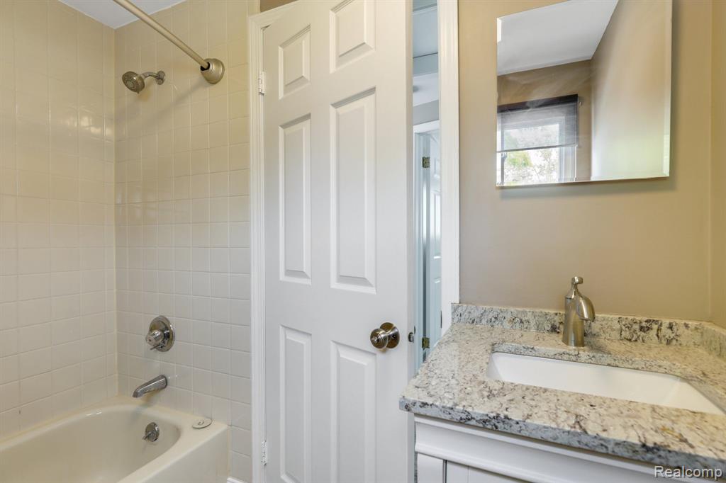 811 HUMPHREY Avenue, Birmingham, MI 48009 — Photo 22