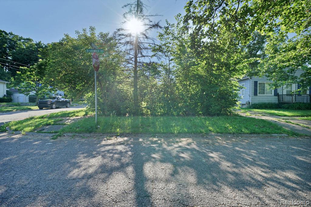 4201 Brunswick Avenue, Flint, MI 48507 — Photo 4
