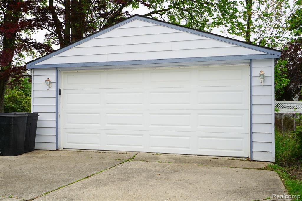 598 COVINGTON Street, South Lyon, MI 48178 — Photo 7