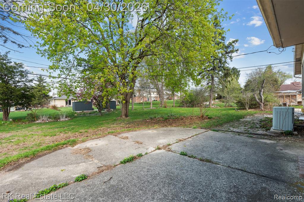 52489 Butternut Drive, Shelby Twp, MI 48316 — Photo 43