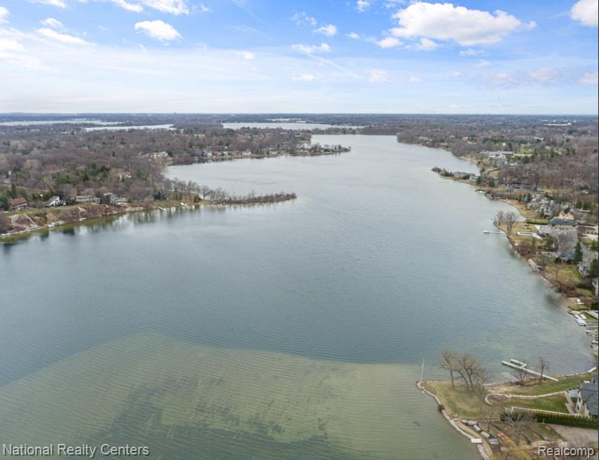 3641 Northwood Drive, West Bloomfield, MI, 48324