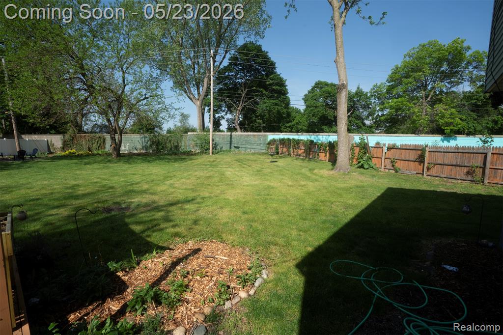 530 Sheffield Drive, Madison Heights, MI 48071 — Photo 47