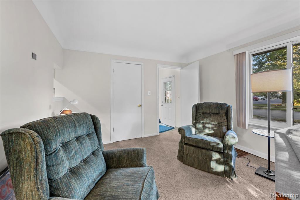 42 Gladwin Avenue, Clawson, MI — Photo 11