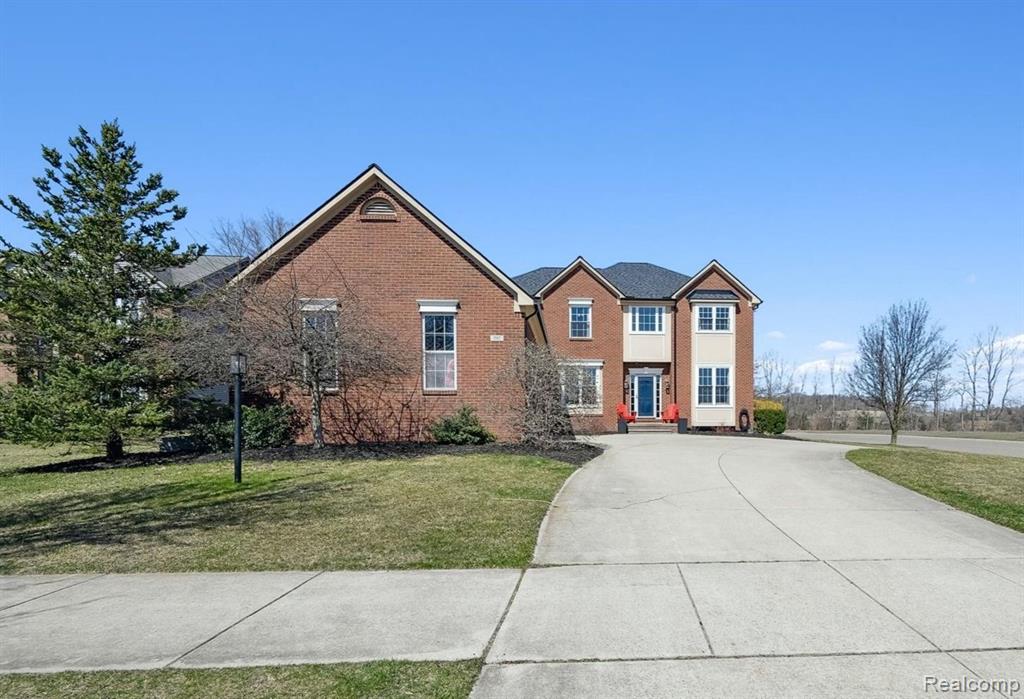 707 BAY POINTE Drive, Oxford, MI 48371 — Photo 2