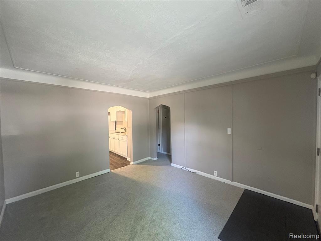 8278 Jackson Avenue, Warren, MI 48089 — Photo 6