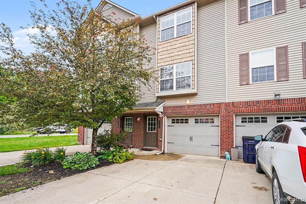 2234 Knotty Pine Trail, Howell, MI 48855 — Photo 2