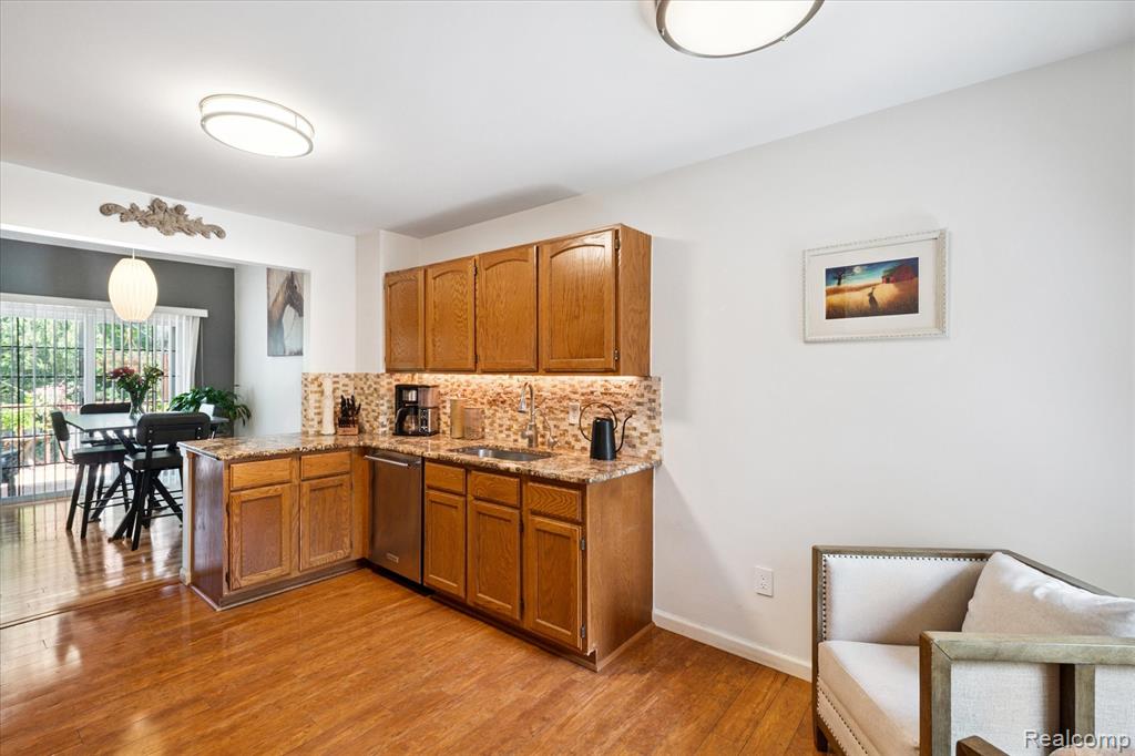 840 Woodridge Hills Drive, Brighton, MI 48116 — Photo 14