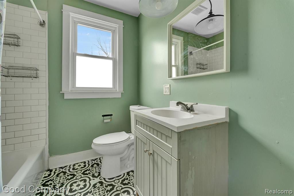 656 PHILIP Street, Detroit, MI 48215 — Photo 15